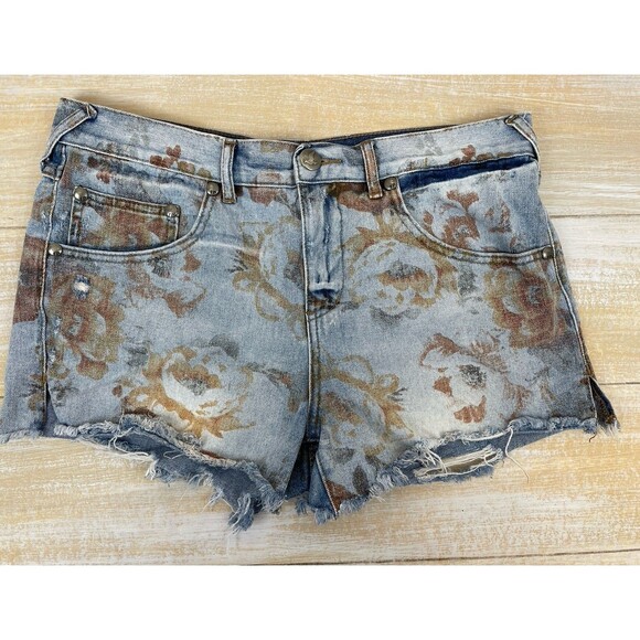 Free People Floral Denim Jean Shorts Size 30 (33w) Women’s Distressed - Picture 1 of 7